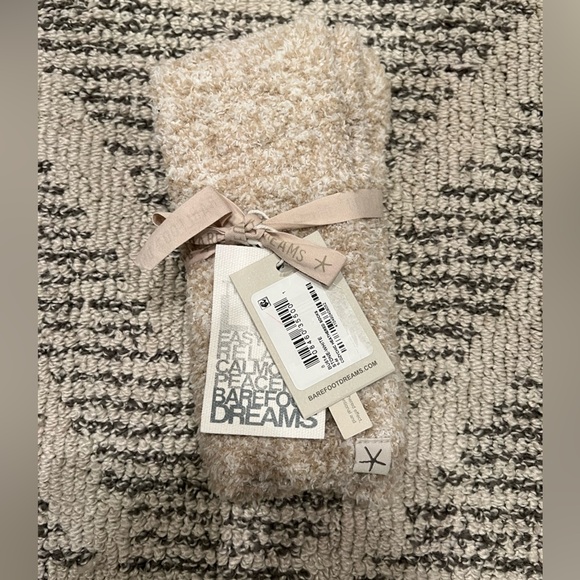 NWT barefoot dreams cozychic heathered socks - Picture 3 of 3